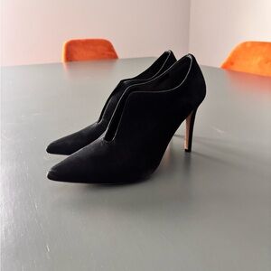 Vince Camuto Metsaya sued cutout bootie